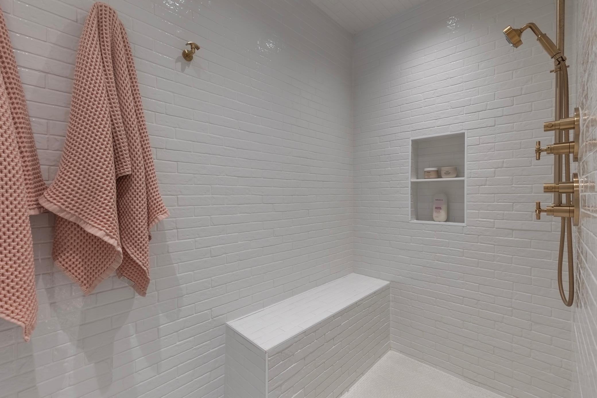 2847 E Lake Of The Isles Parkway