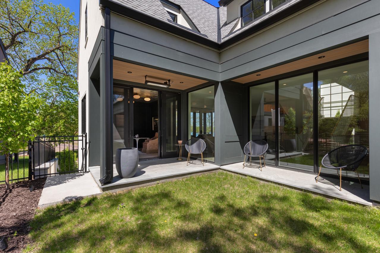 2847 E Lake Of The Isles Parkway