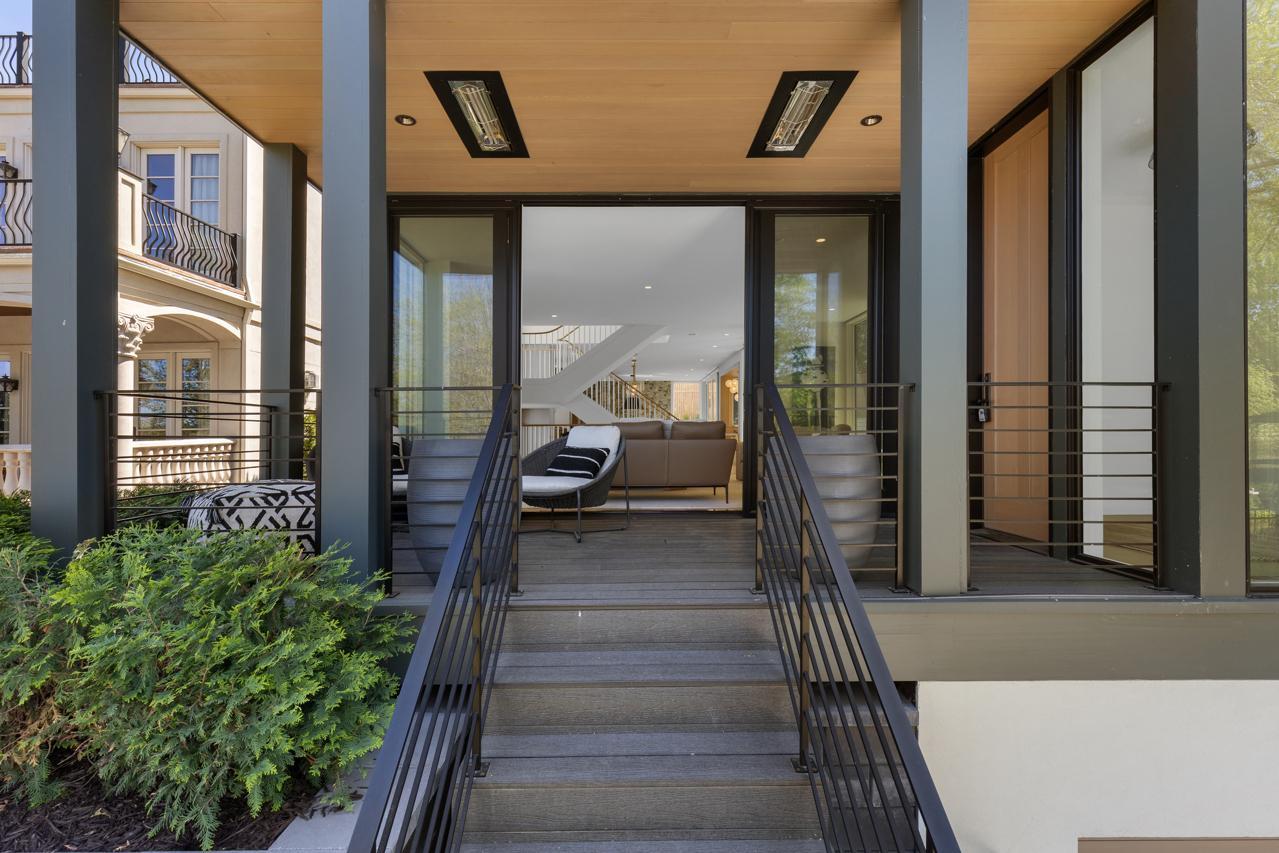 2847 E Lake Of The Isles Parkway