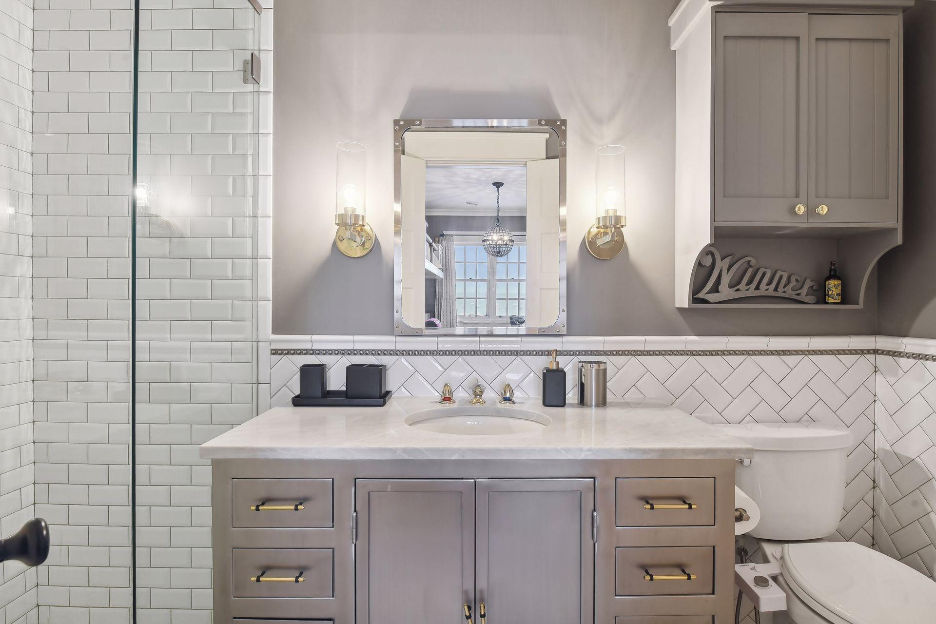 20100 Lakeview Avenue