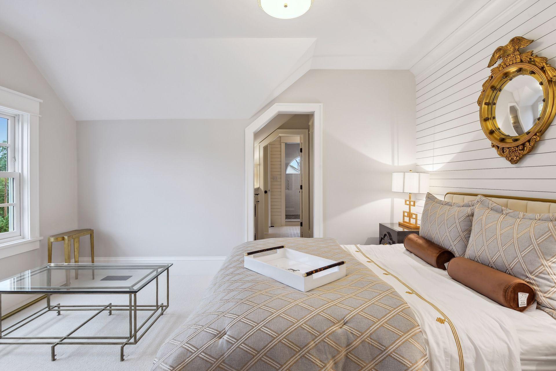 20100 Lakeview Avenue