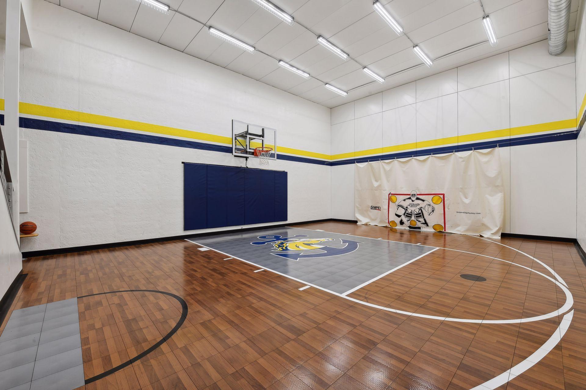 20100 Lakeview Avenue