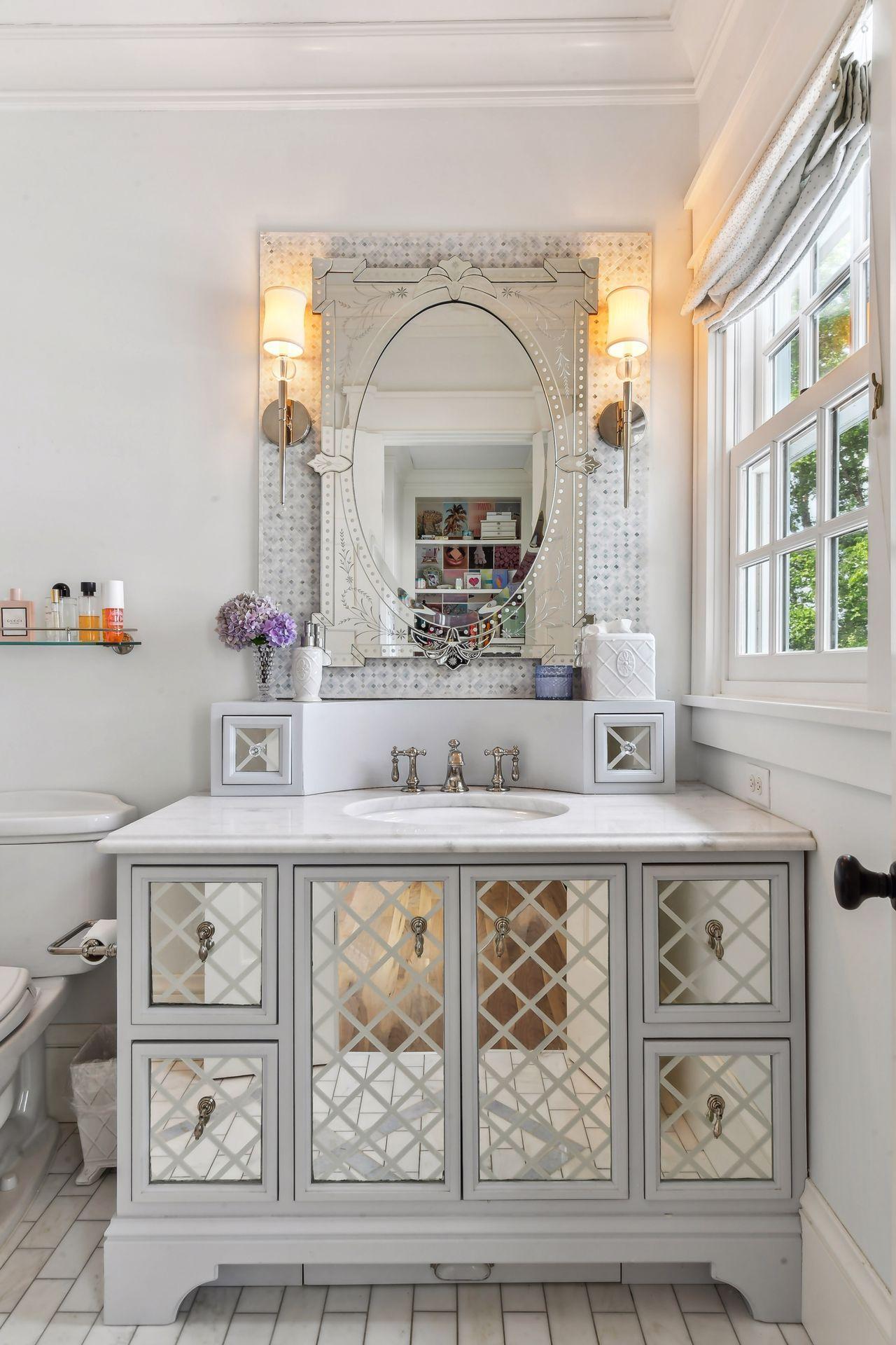 20100 Lakeview Avenue