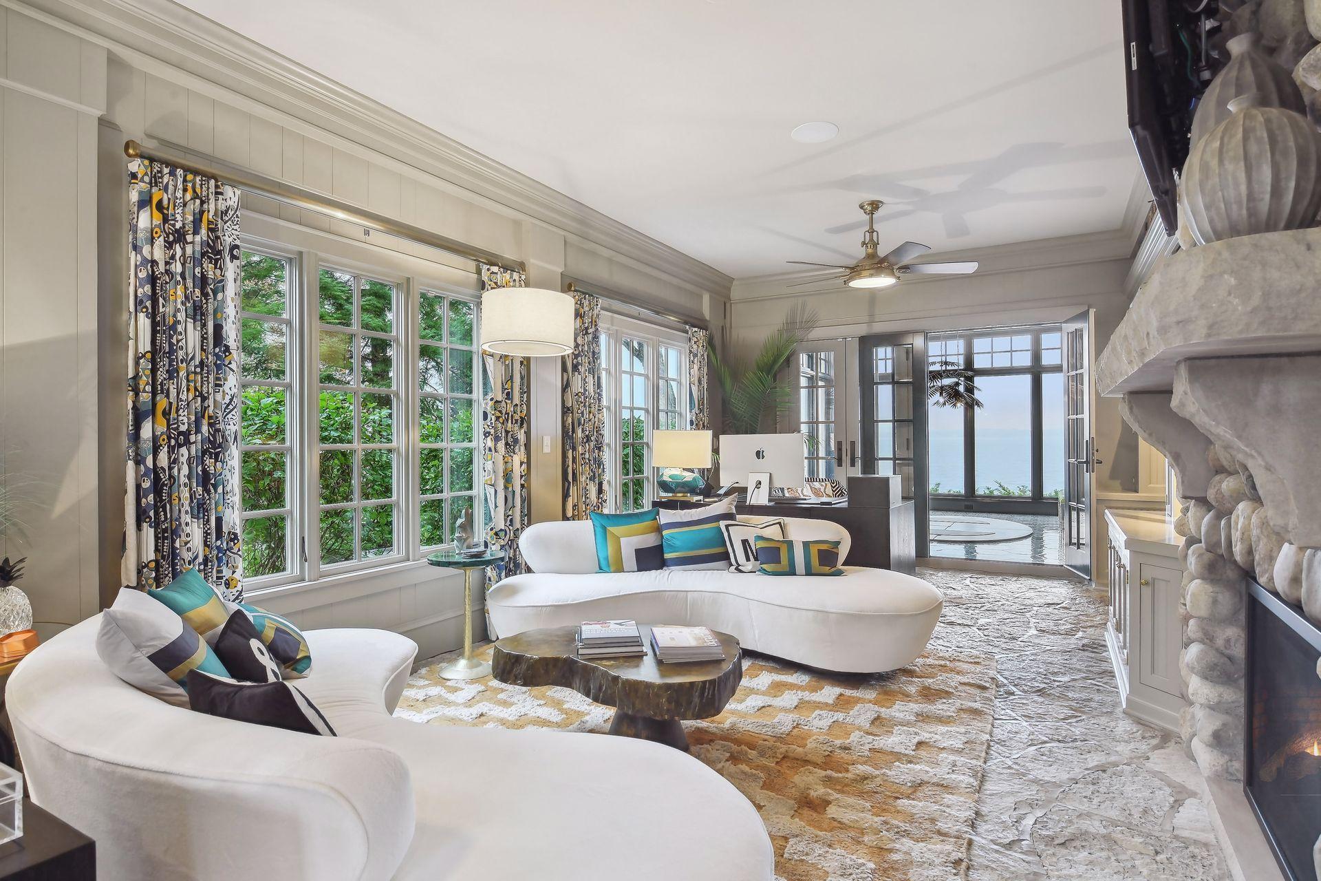 20100 Lakeview Avenue