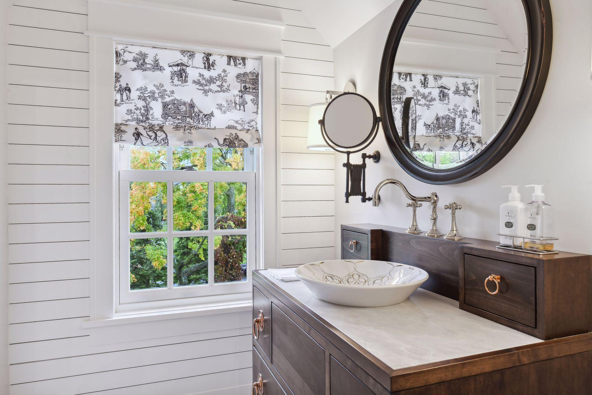 20100 Lakeview Avenue