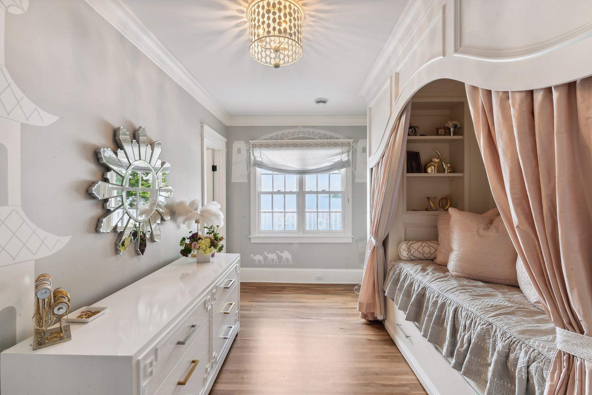 20100 Lakeview Avenue