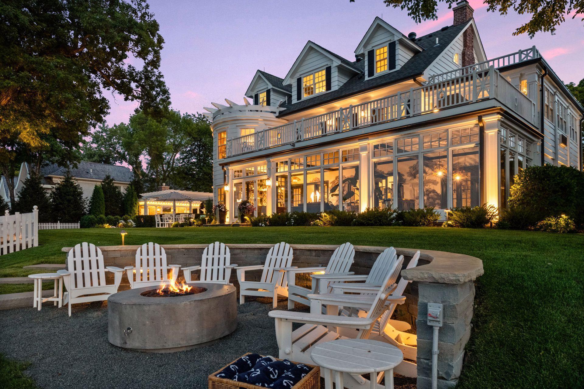 20100 Lakeview Avenue