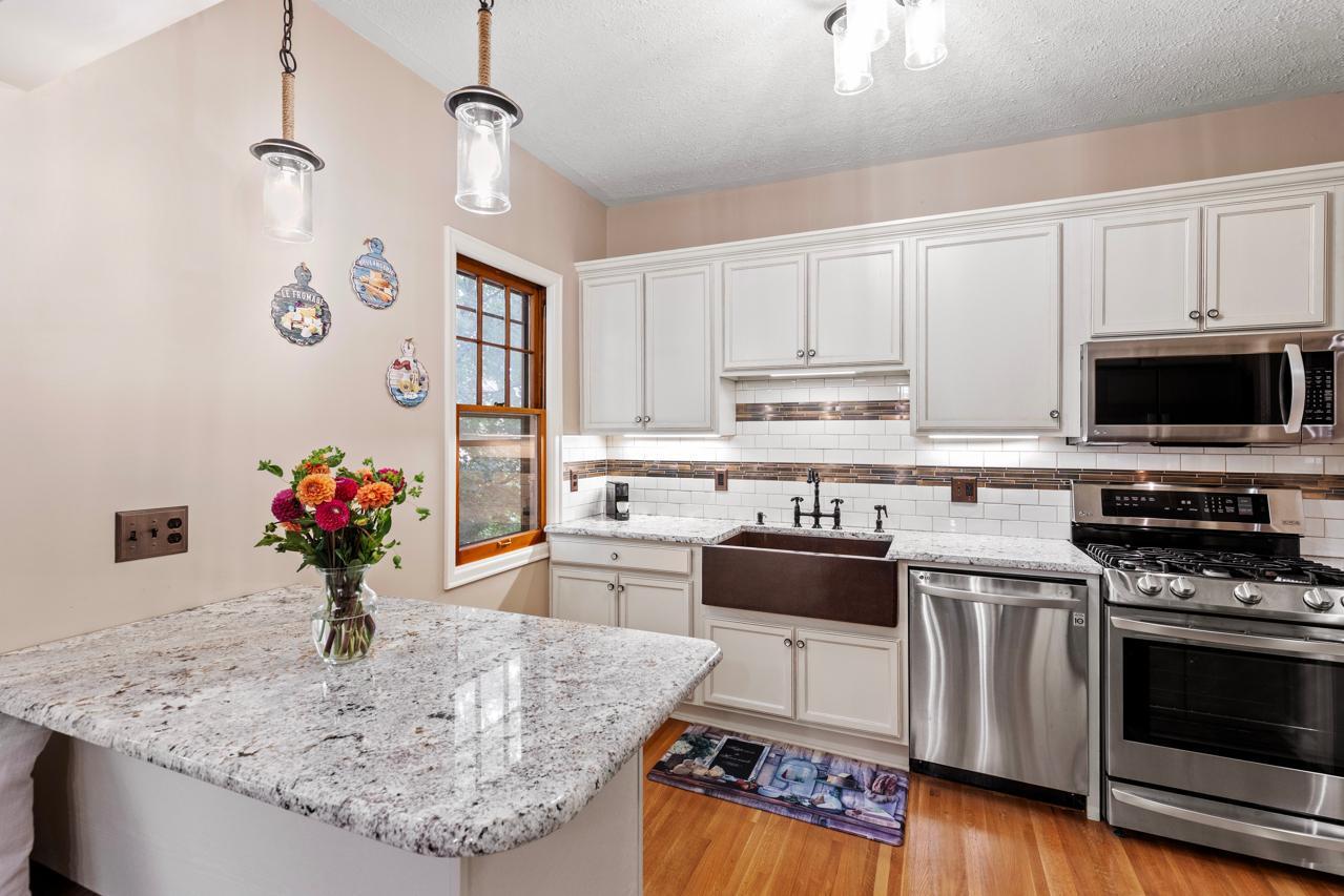 2101 Newton Avenue S Unit: R3