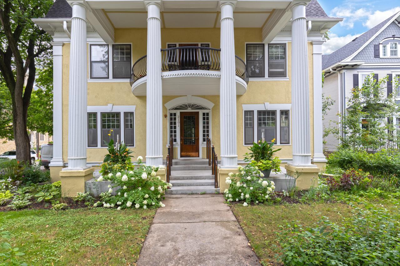 2101 Newton Avenue S Unit: R3
