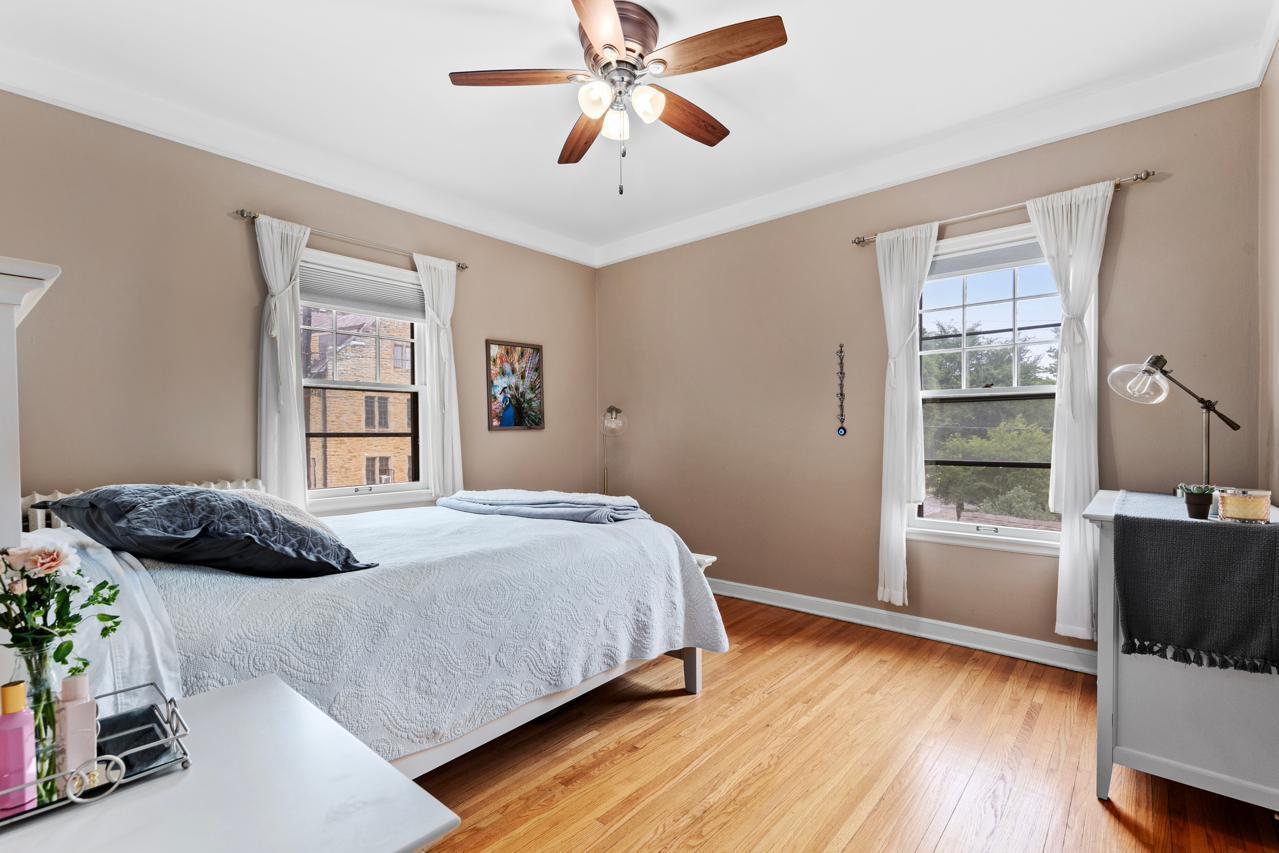 2101 Newton Avenue S Unit: R3