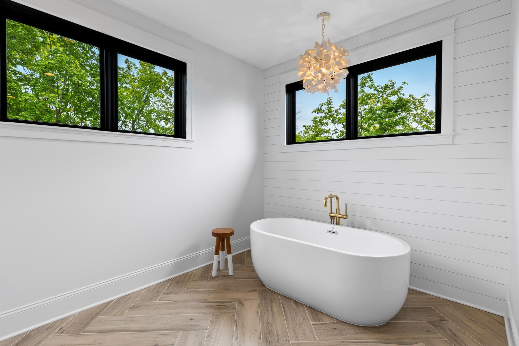 6480 Hawks Pointe Lane