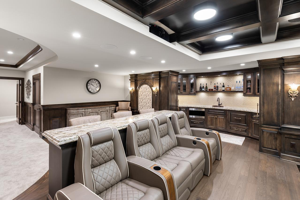 1560 Hunter Drive