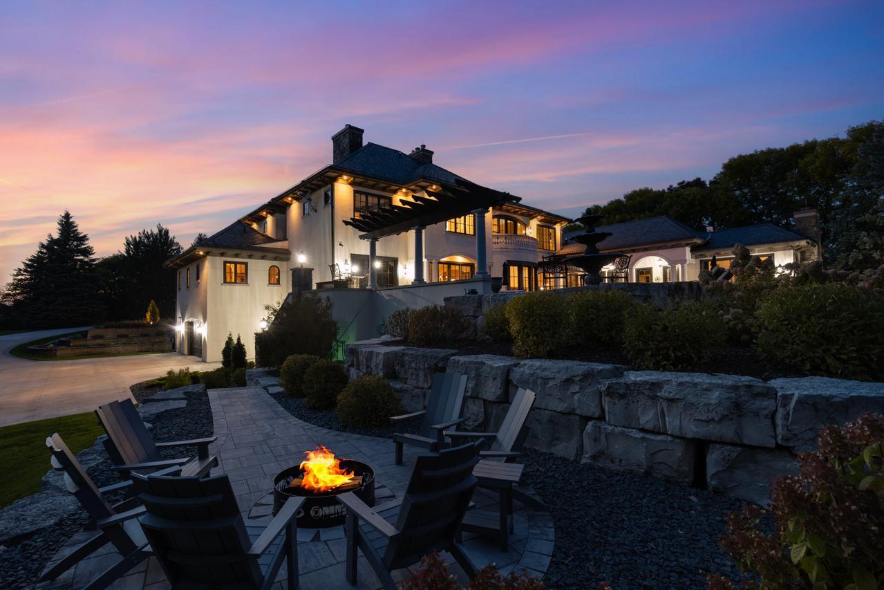 1560 Hunter Drive