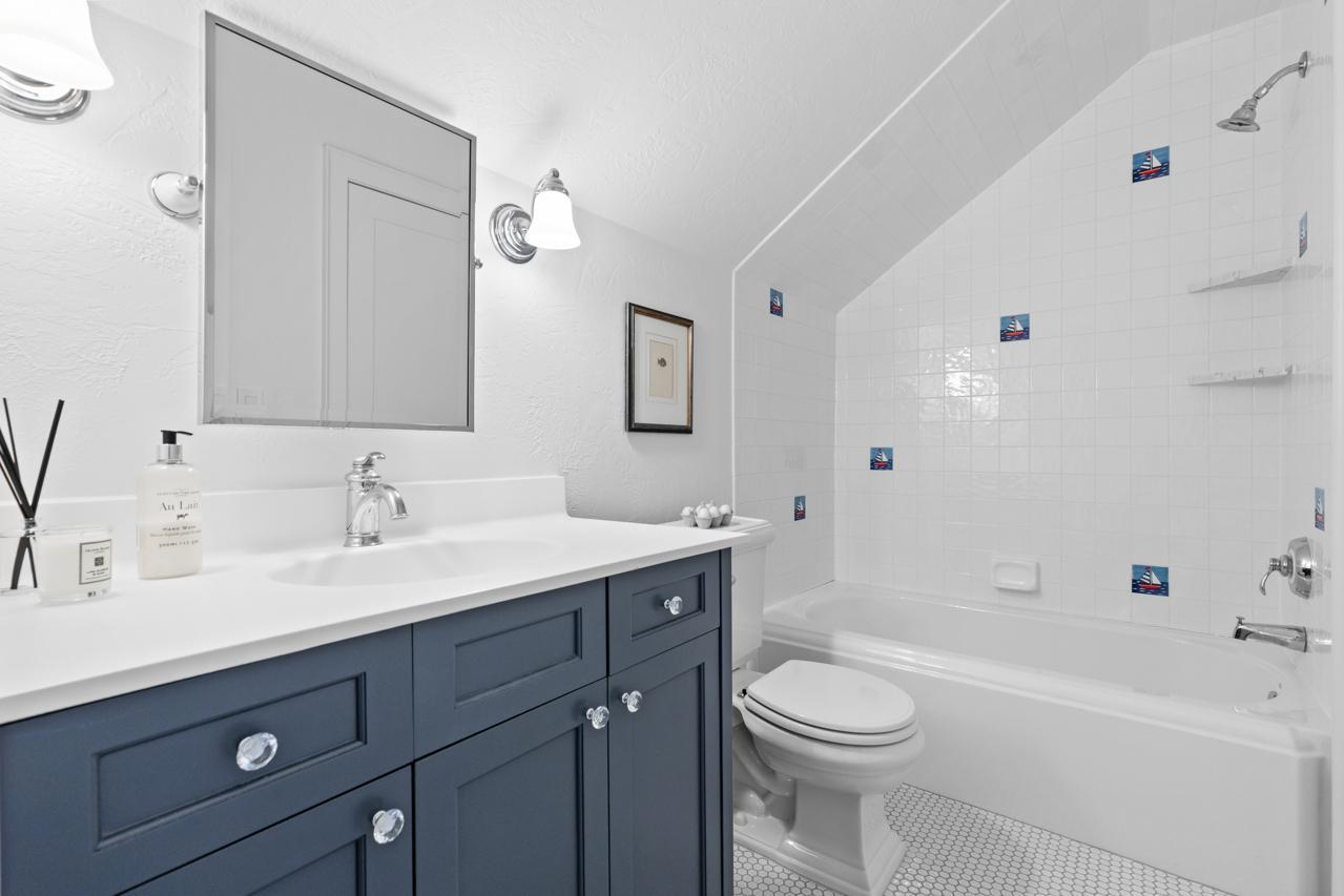 1074 Wildhurst Trail