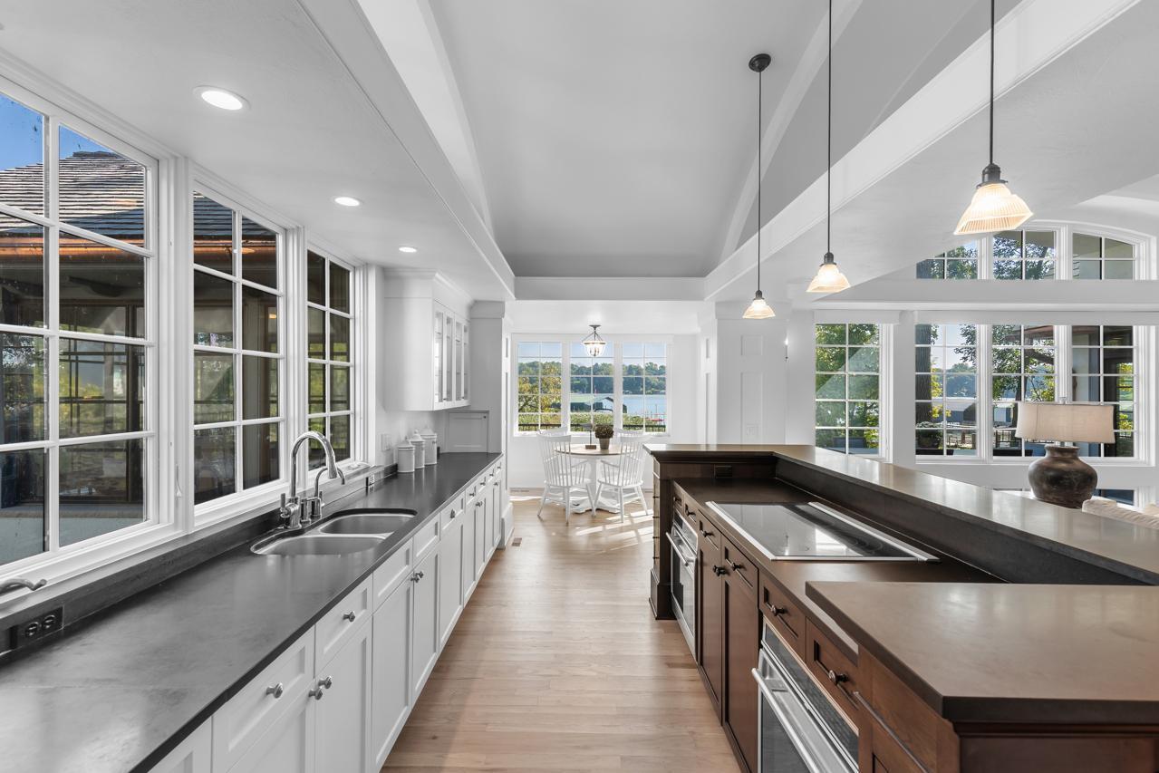 1074 Wildhurst Trail