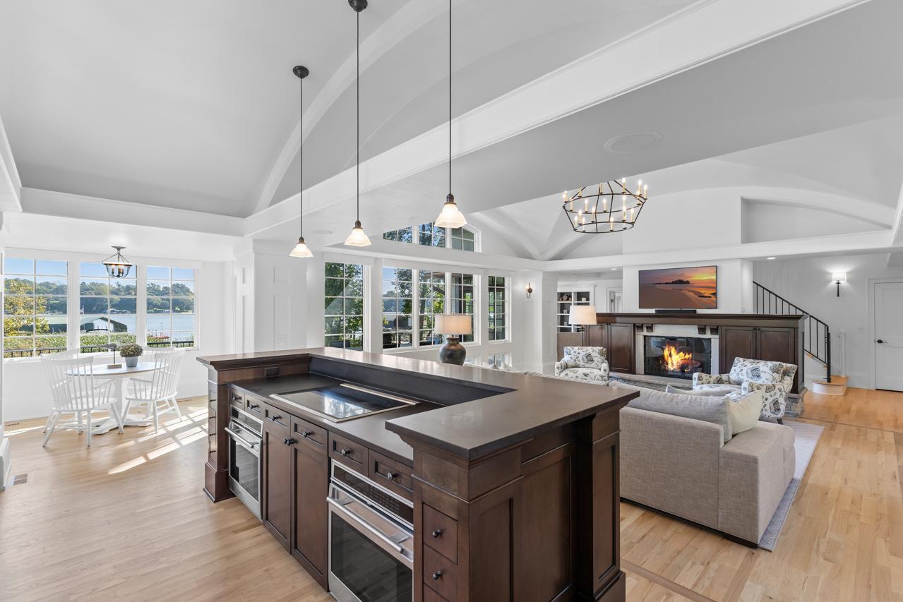 1074 Wildhurst Trail