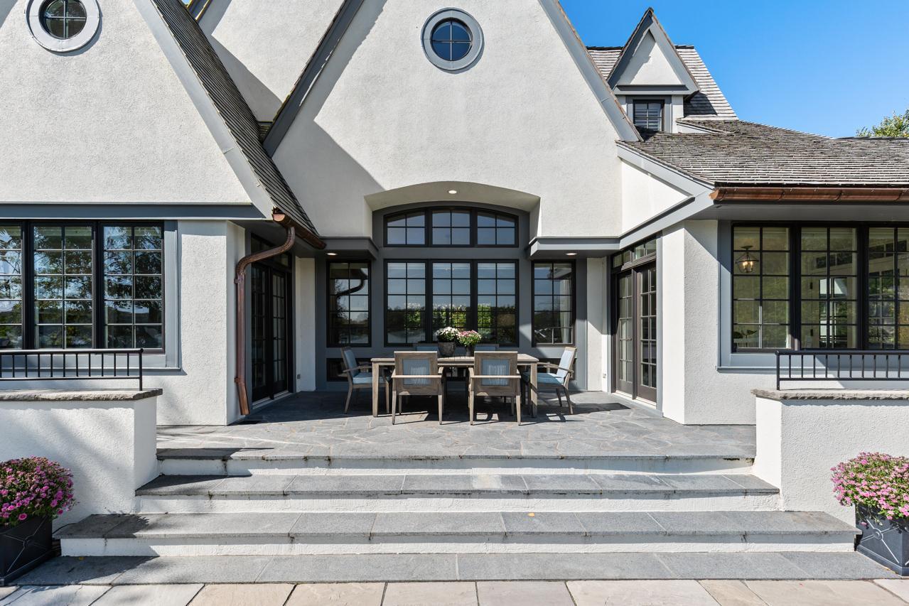 1074 Wildhurst Trail