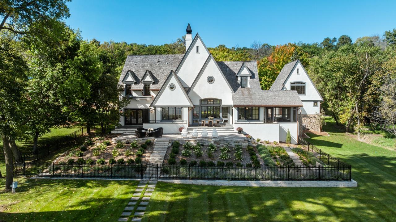 1074 Wildhurst Trail