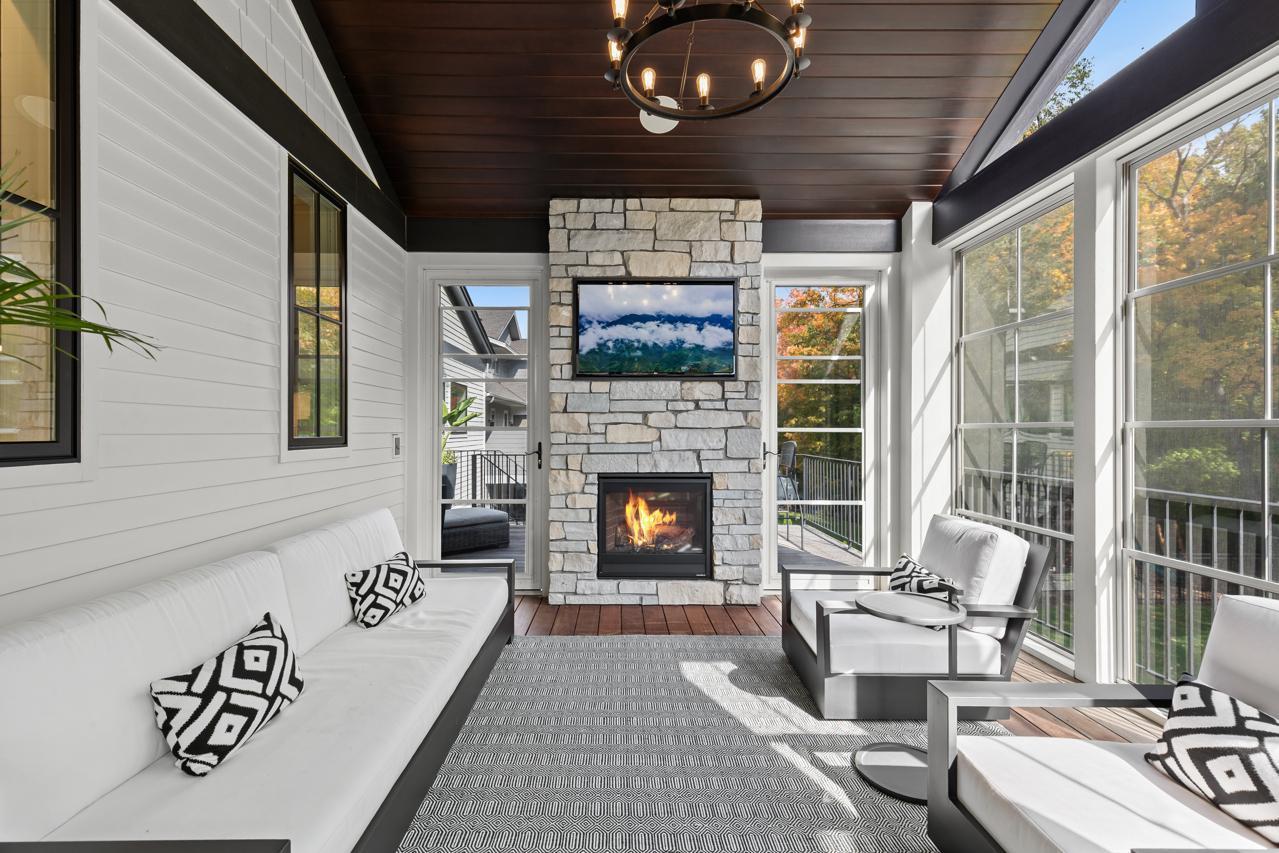 6505 Hawks Pointe Lane