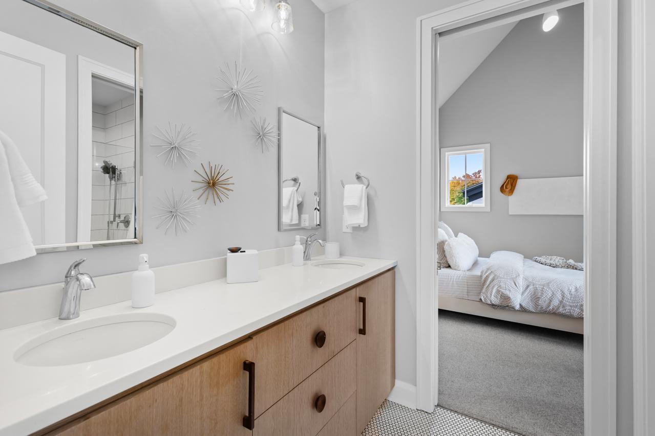 6505 Hawks Pointe Lane