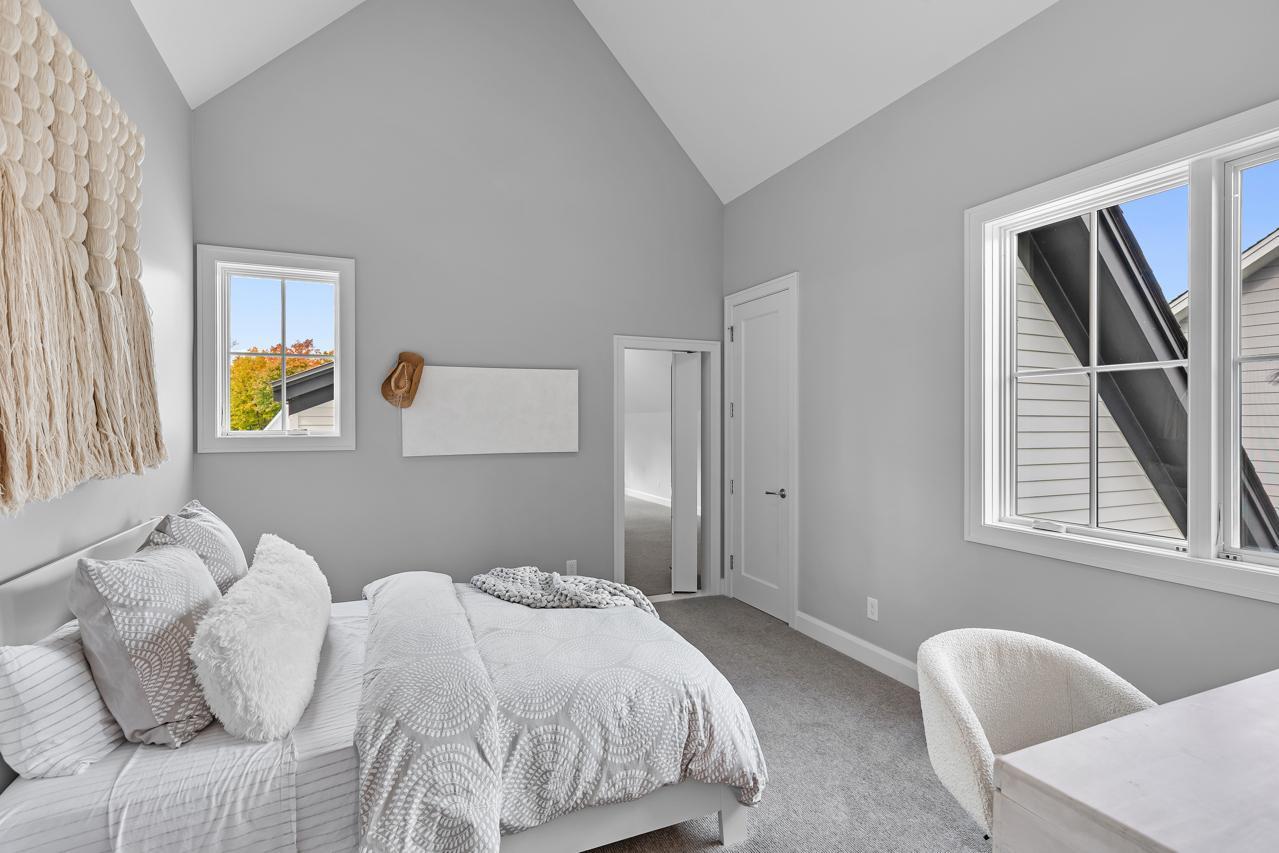 6505 Hawks Pointe Lane