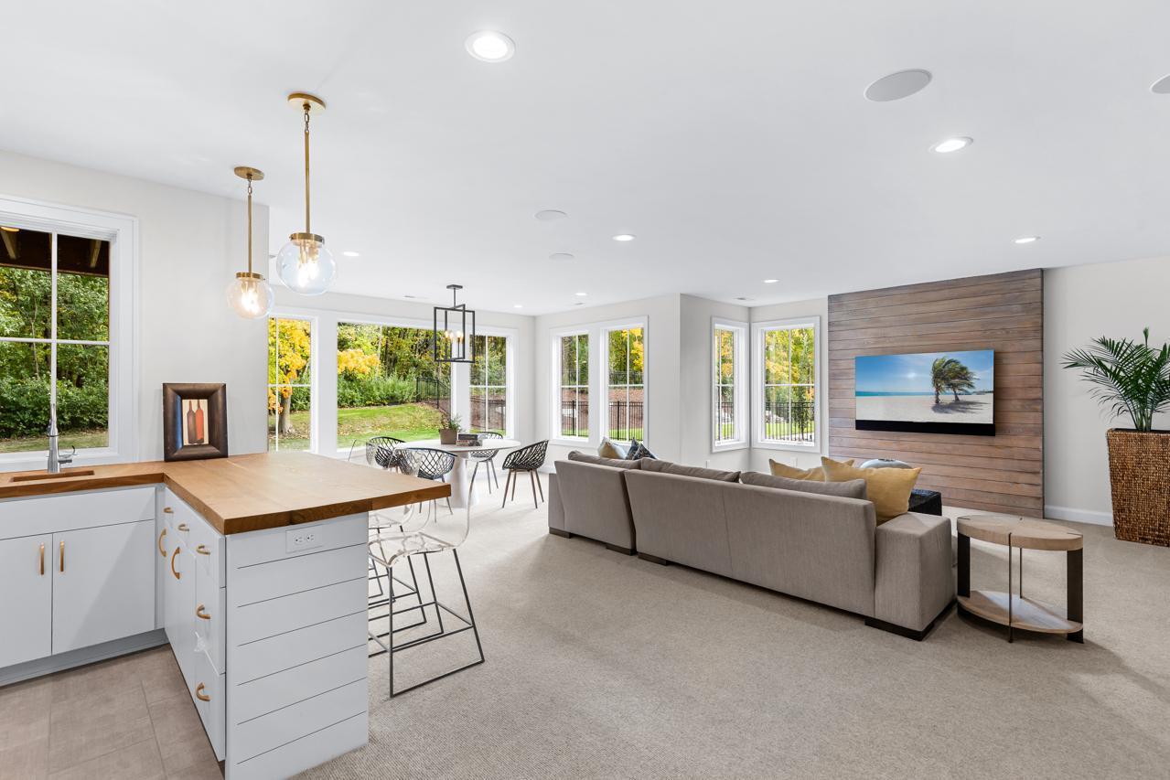 6505 Hawks Pointe Lane