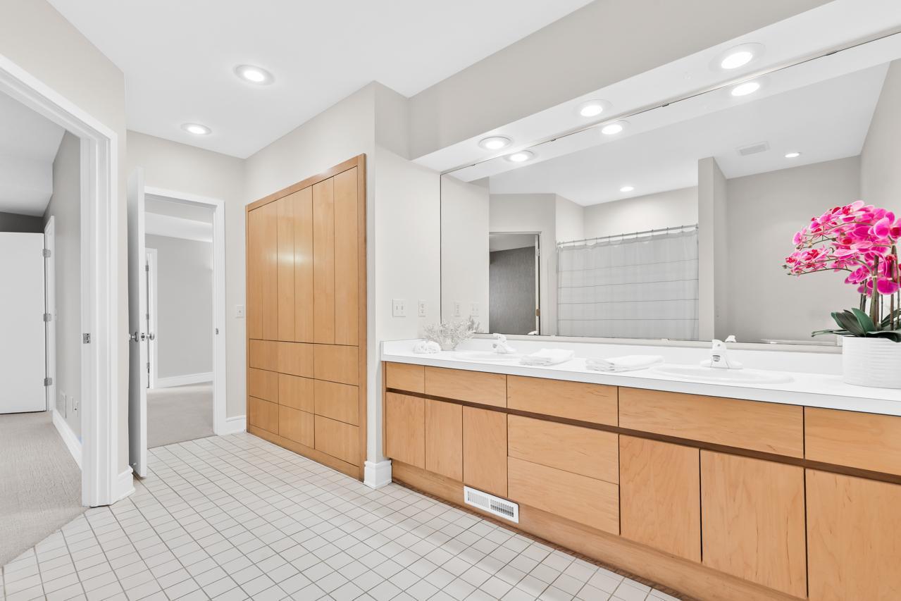 21150 Excelsior Boulevard