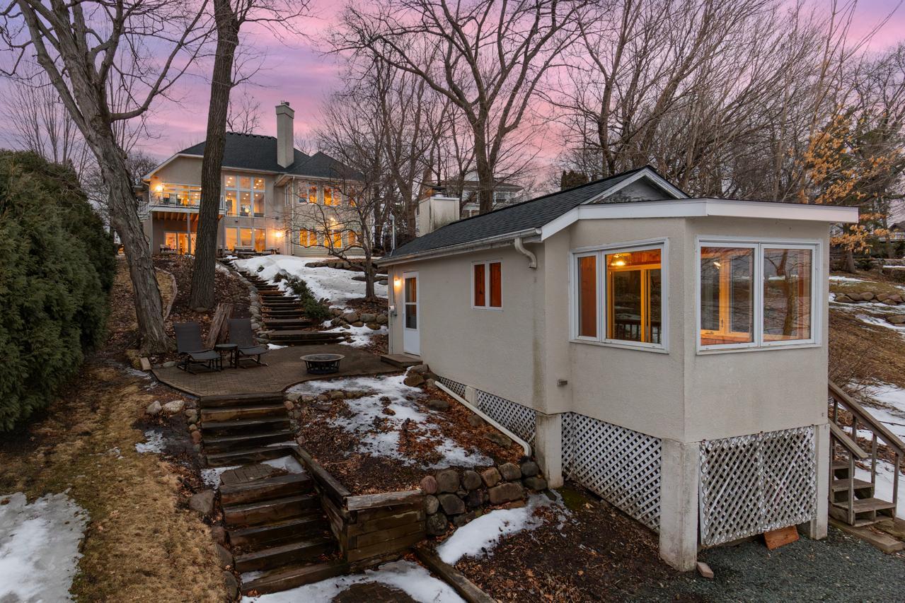 21150 Excelsior Boulevard