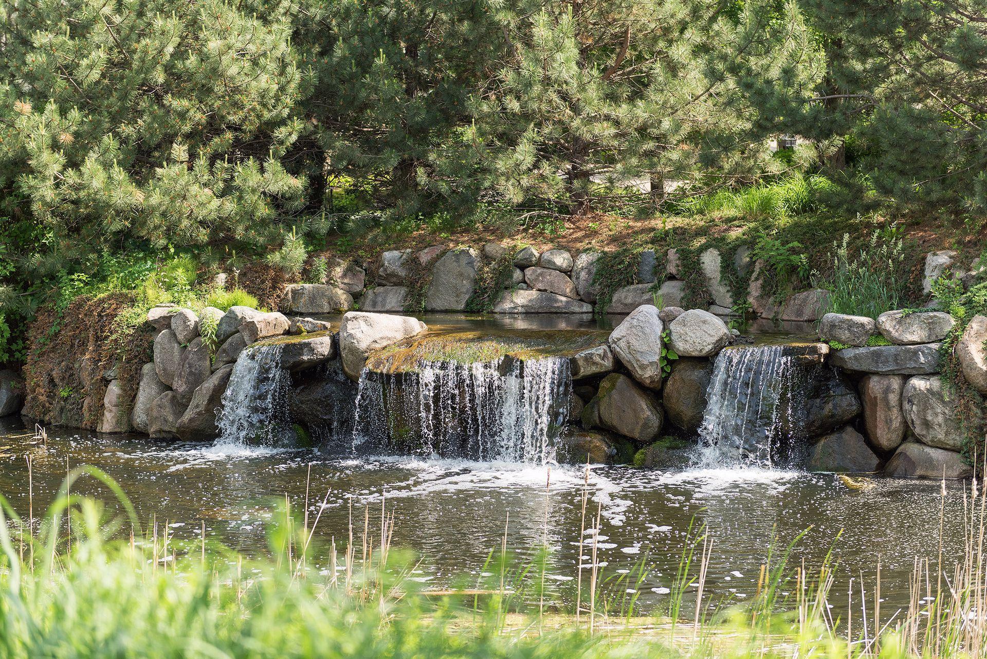 1595 Locust Hills Circle