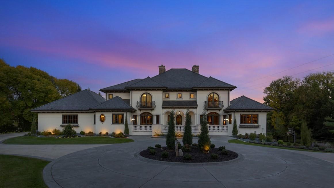 1560 Hunter Drive