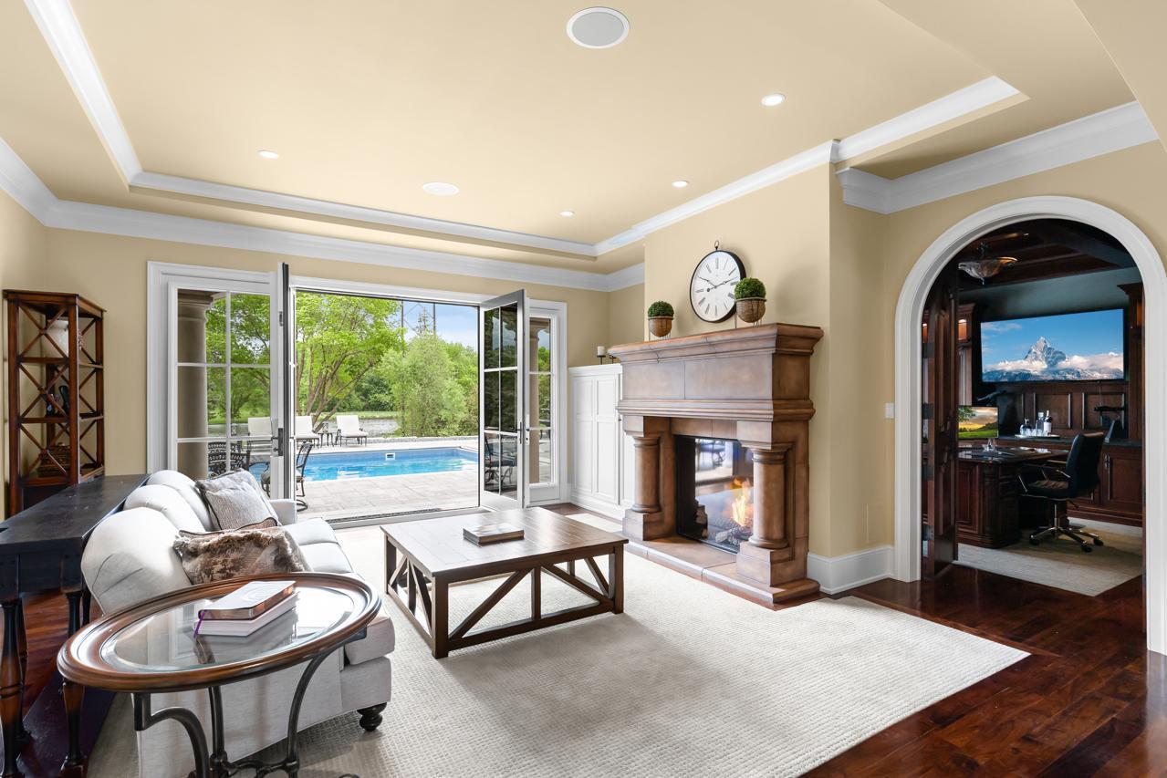 1560 Hunter Drive