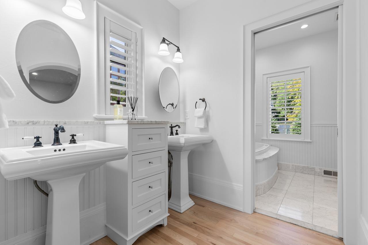 1074 Wildhurst Trail