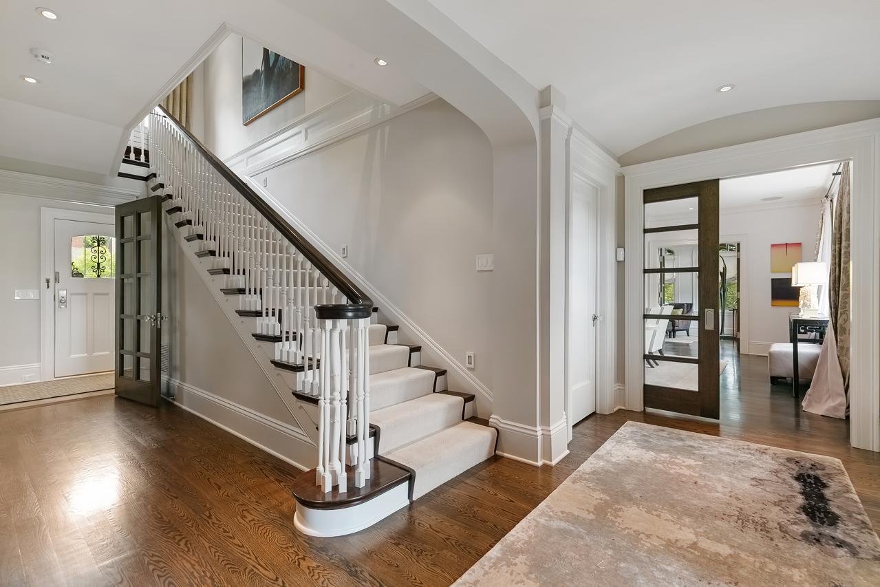 2119 E Lake Of The Isles Parkway