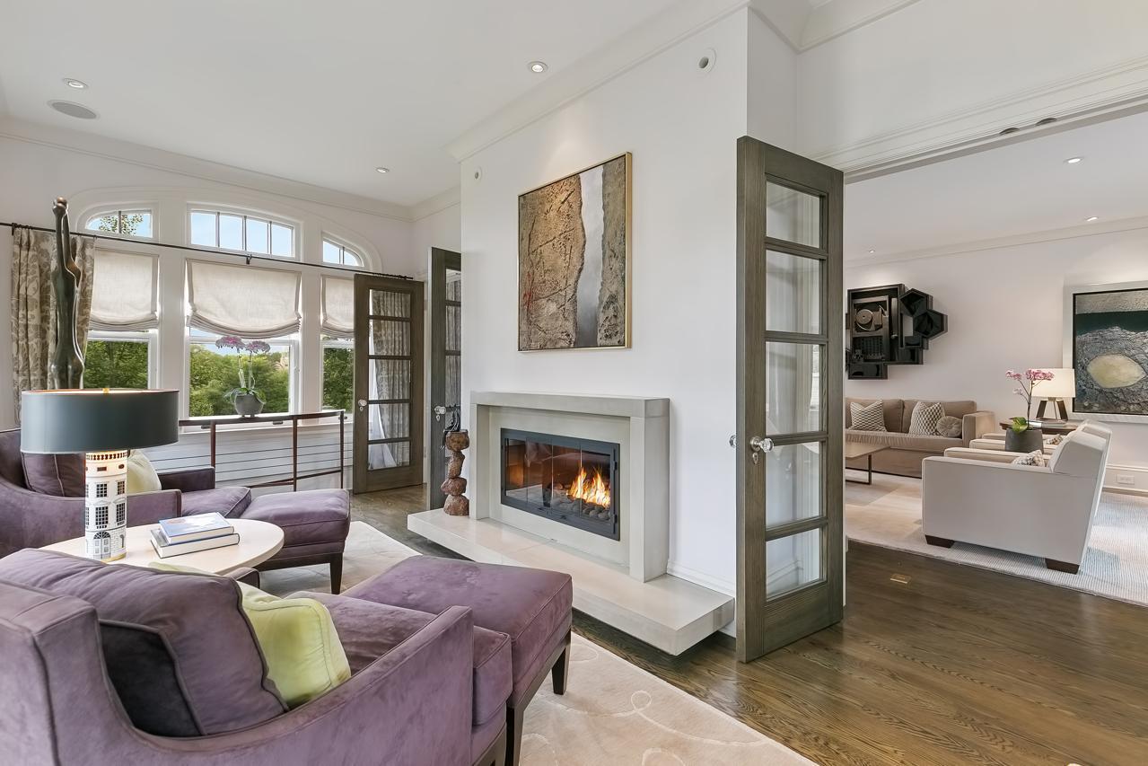 2119 E Lake Of The Isles Parkway