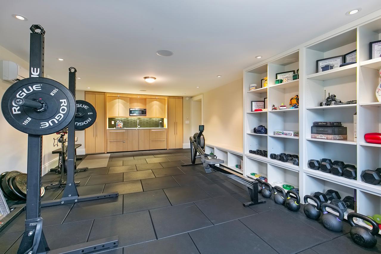 2119 E Lake Of The Isles Parkway