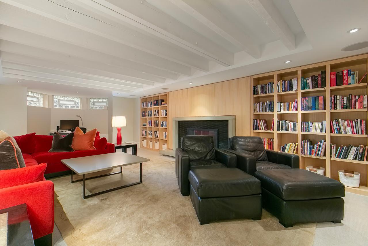 2119 E Lake Of The Isles Parkway
