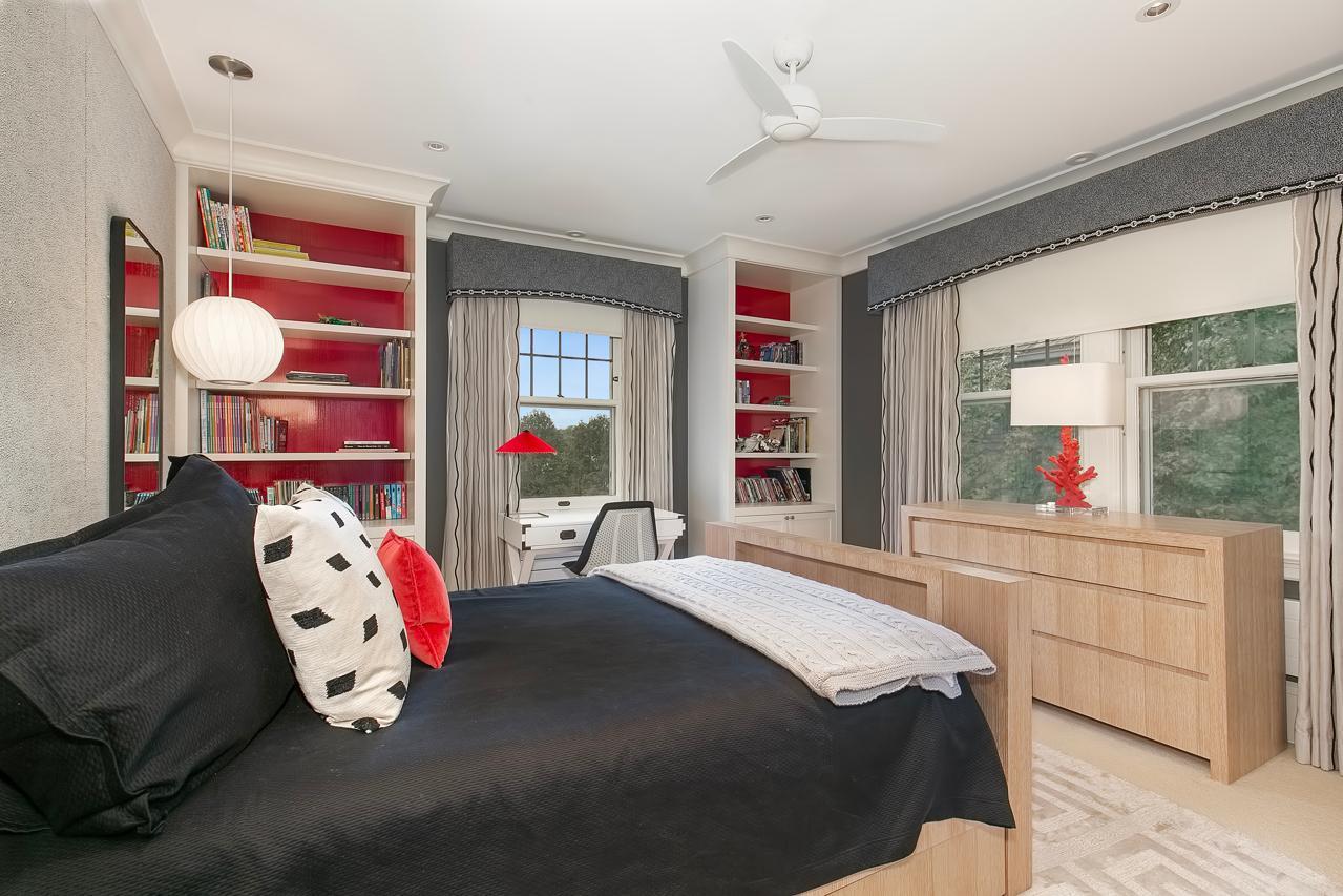 2119 E Lake Of The Isles Parkway