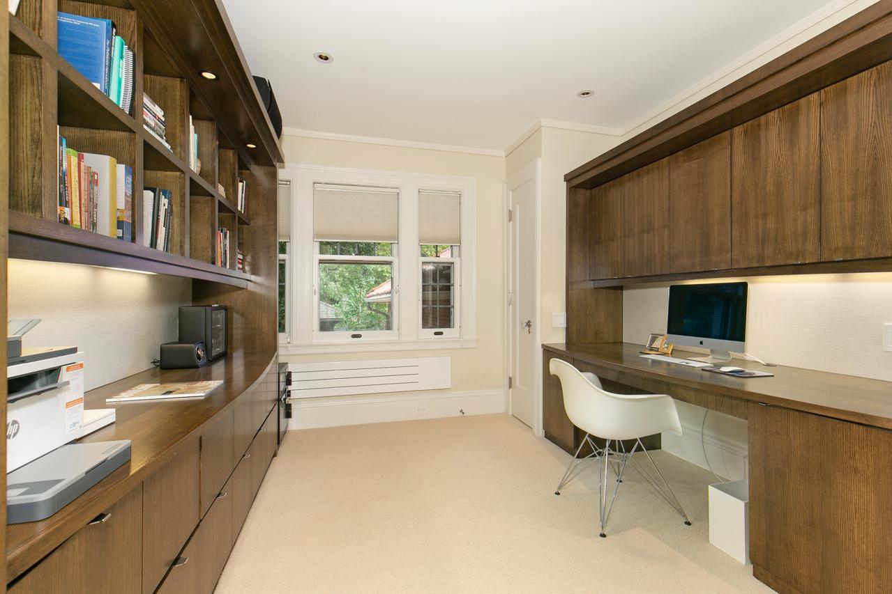2119 E Lake Of The Isles Parkway