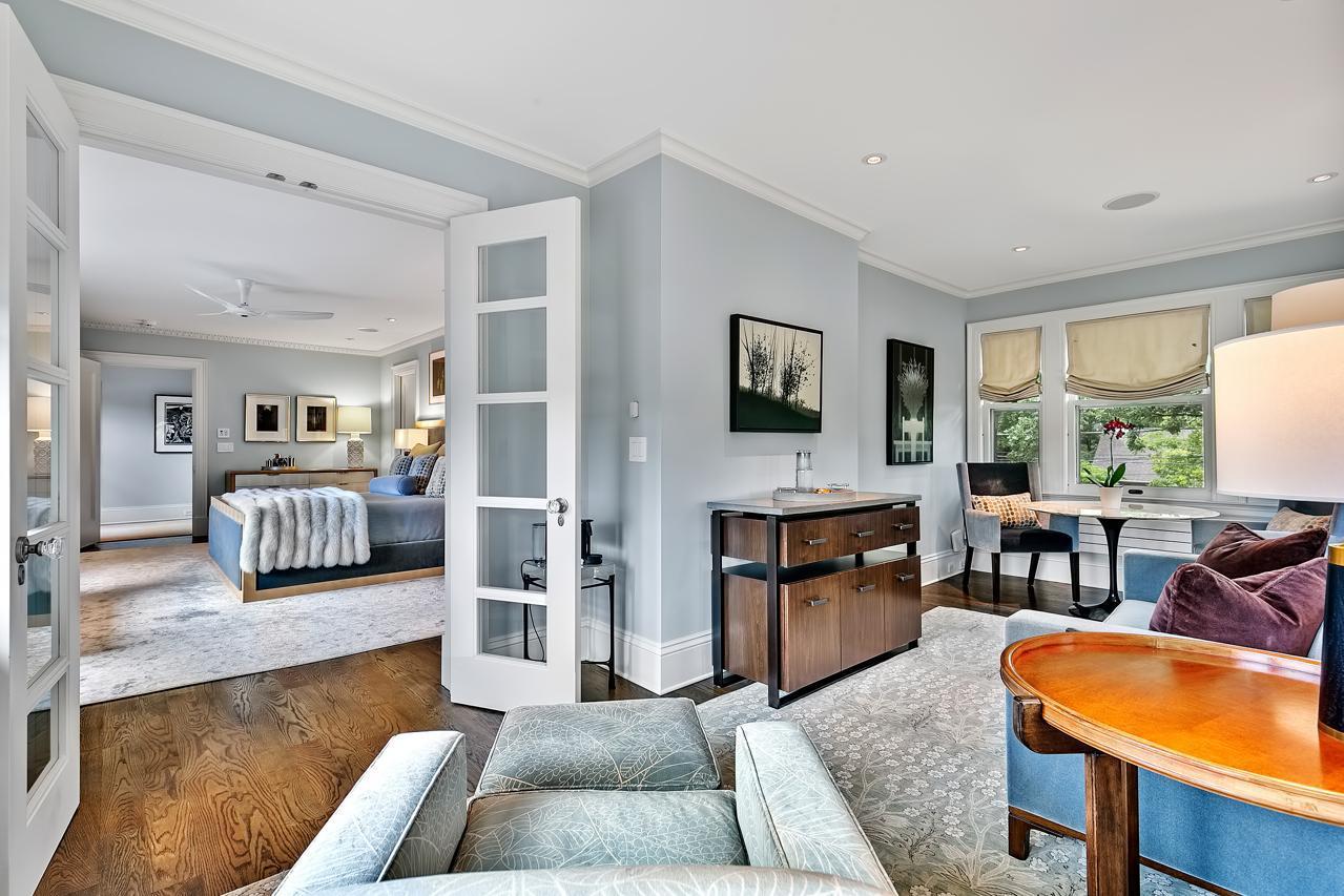 2119 E Lake Of The Isles Parkway