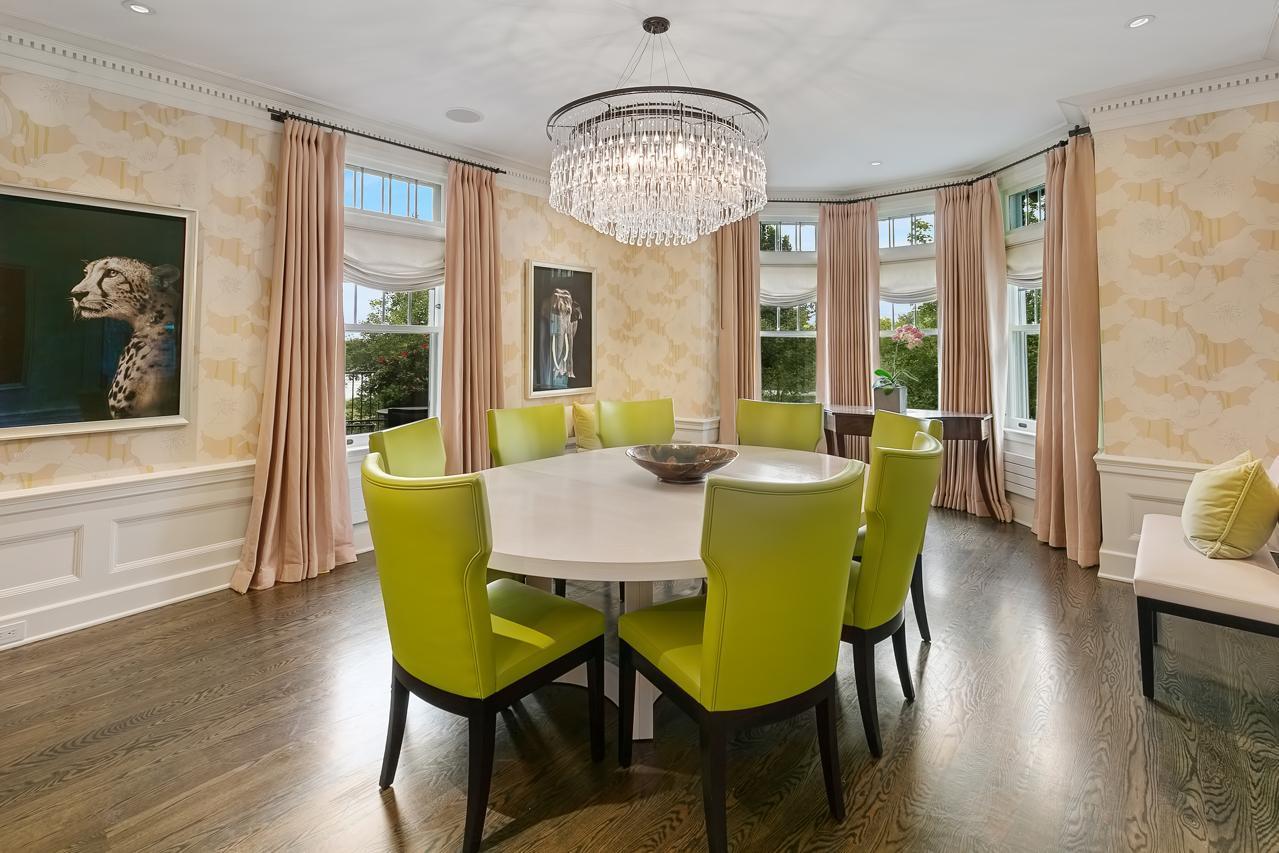 2119 E Lake Of The Isles Parkway