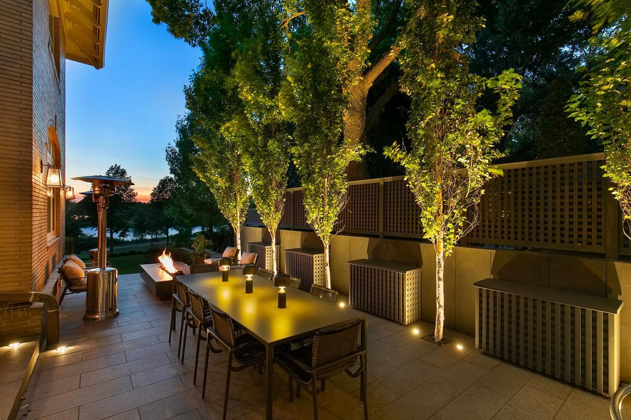 2119 E Lake Of The Isles Parkway