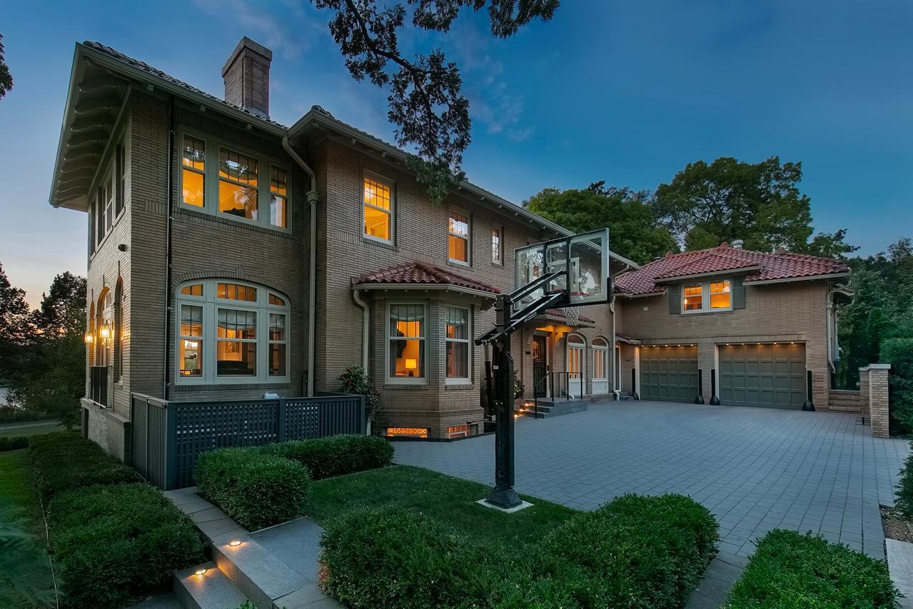 2119 E Lake Of The Isles Parkway