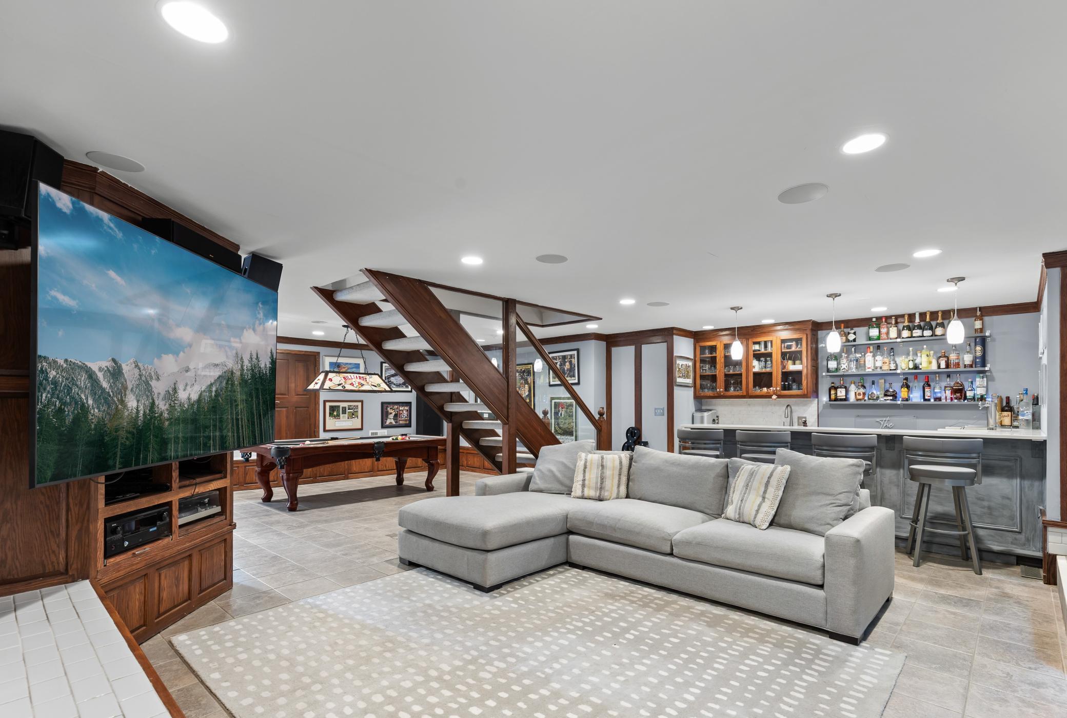 3865 Hillcrest Road