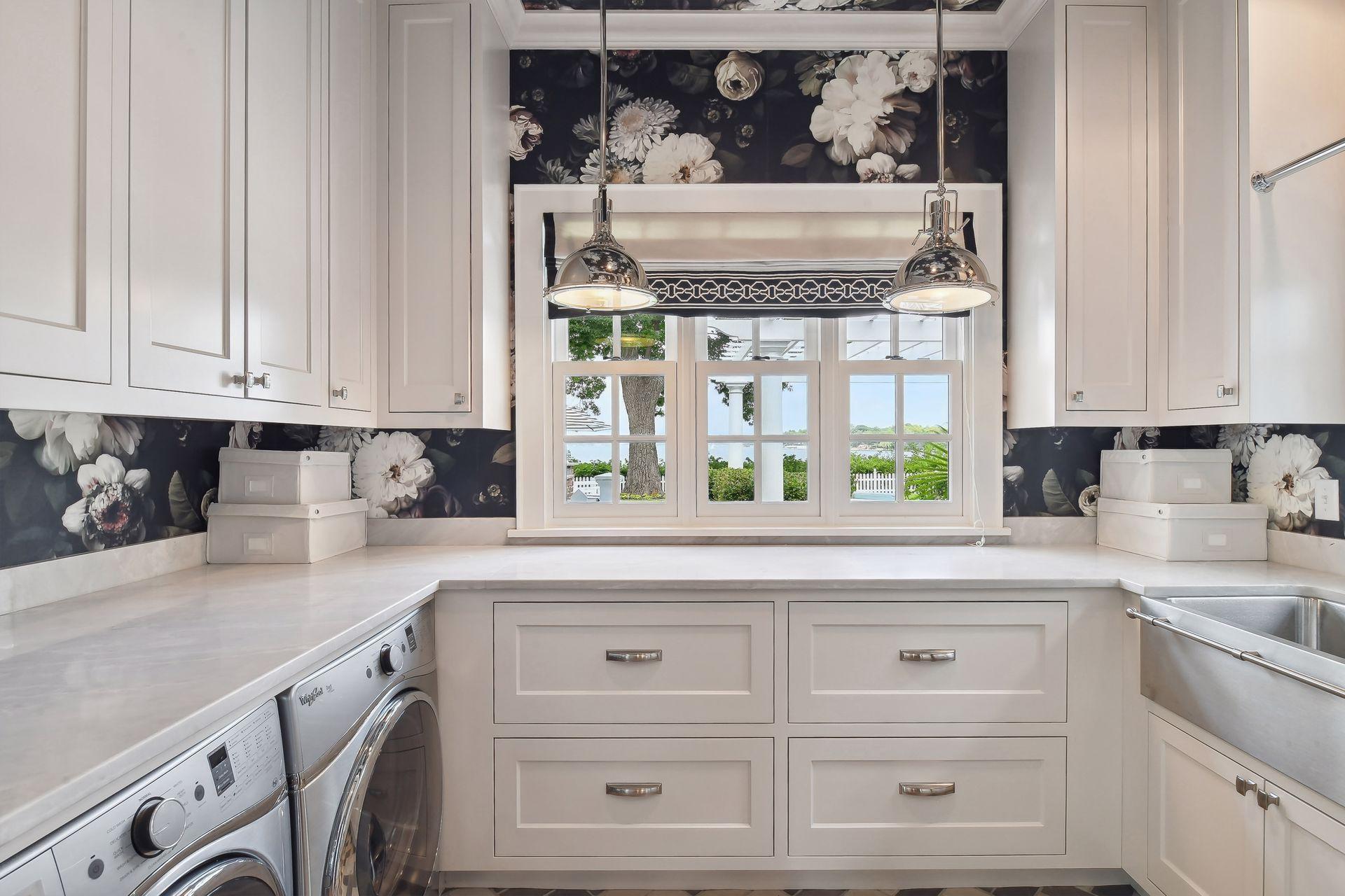 20100 Lakeview Avenue