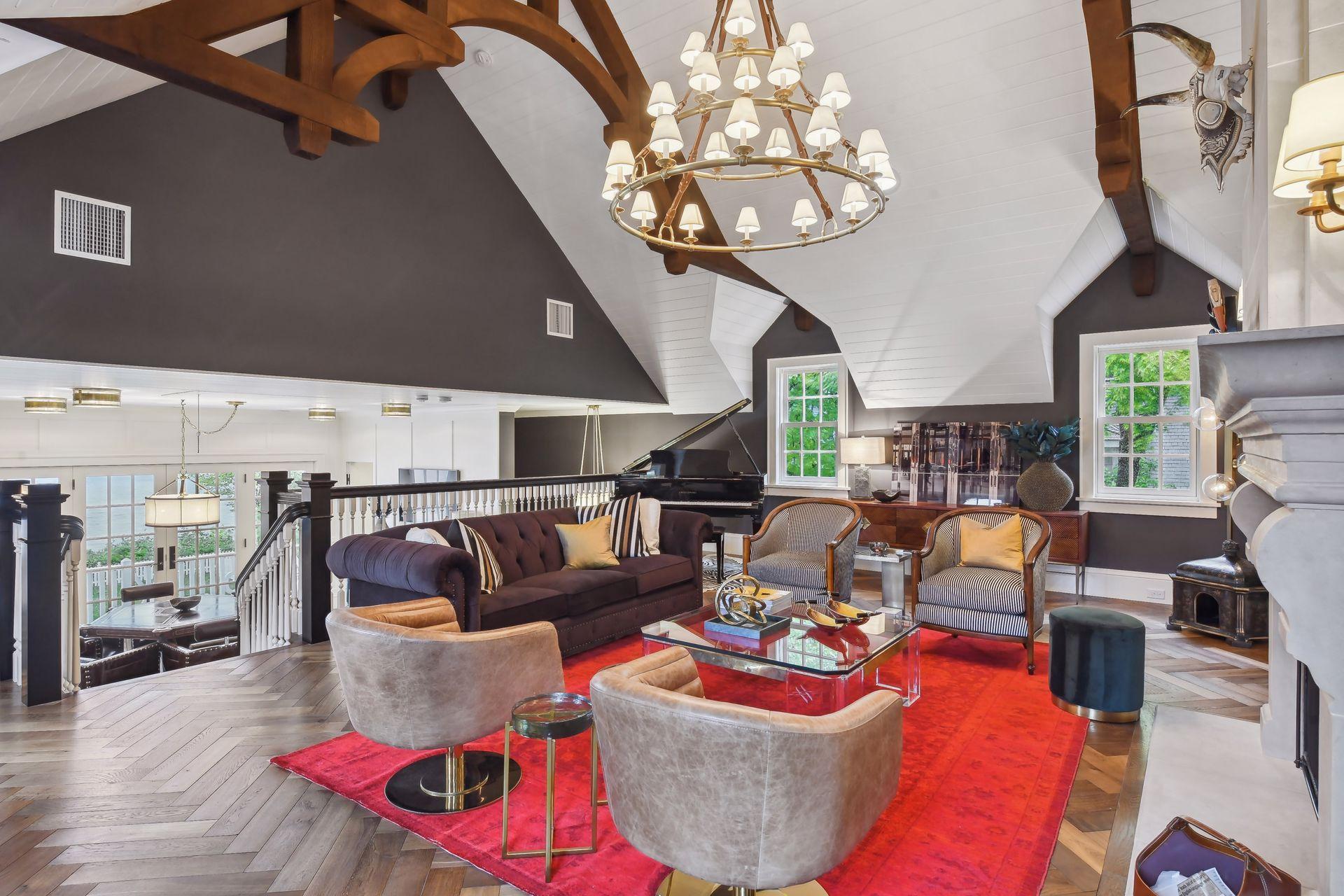 20100 Lakeview Avenue