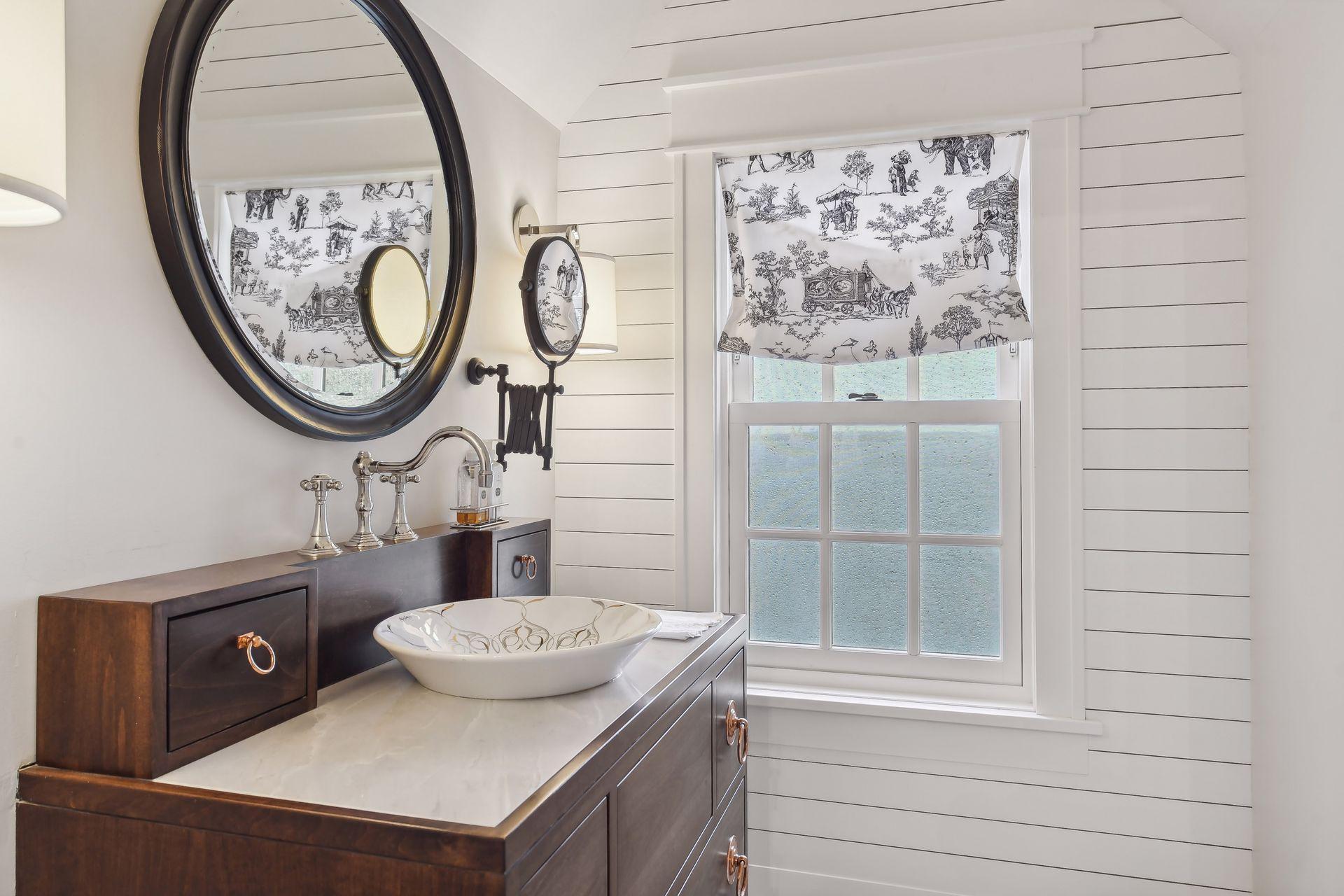 20100 Lakeview Avenue