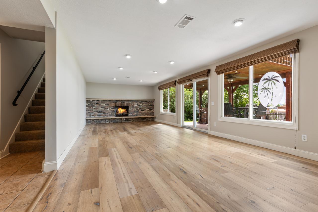 4372 Channel Road