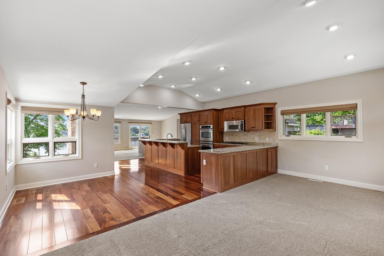 4372 Channel Road