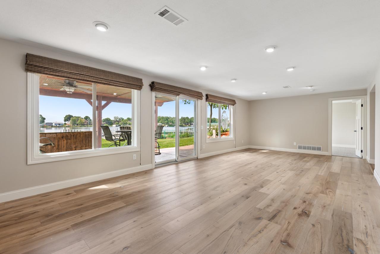 4372 Channel Road