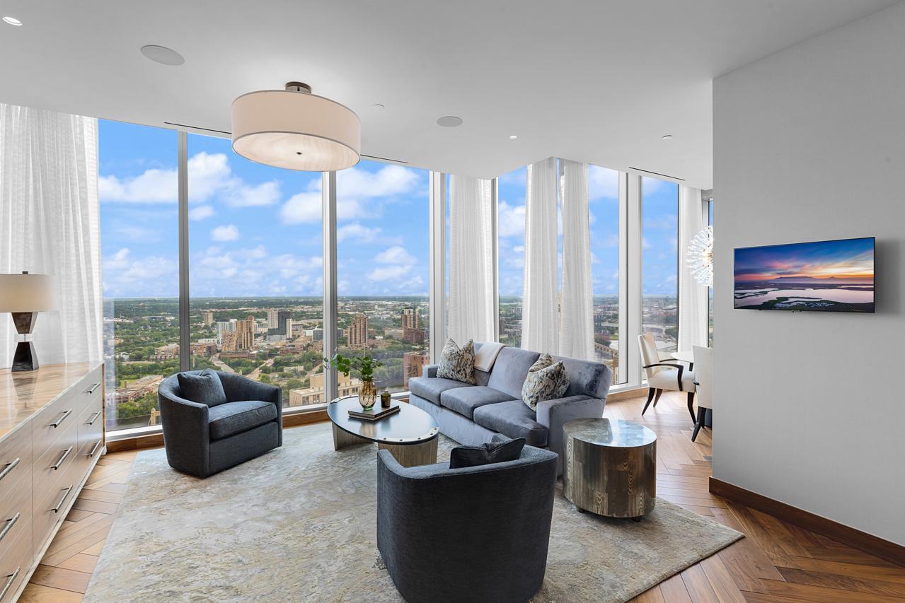 255 Hennepin Avenue Unit: 3402